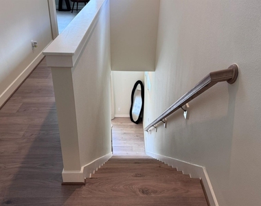 131 Eastwood Street Street - Photo Thumbnail 30