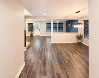 18802 Bailey Oaks Lane - Photo Thumbnail 5