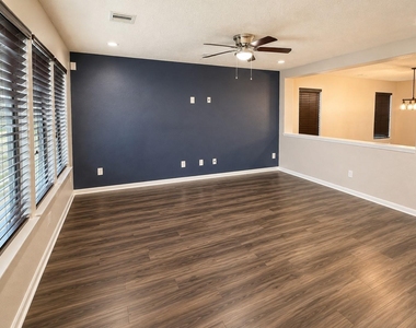 18802 Bailey Oaks Lane - Photo Thumbnail 8