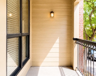 2222 Smith Street - Photo Thumbnail 6