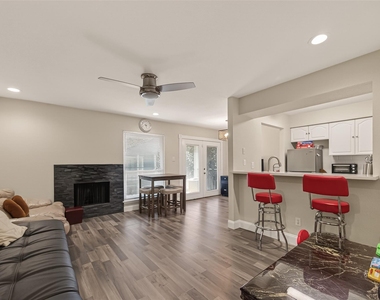 18515 Egret Bay Boulevard - Photo Thumbnail 3