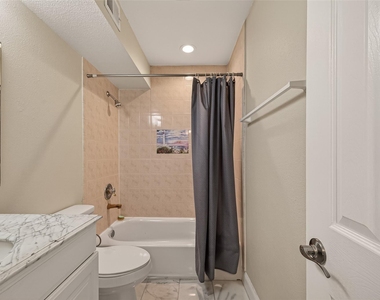 18515 Egret Bay Boulevard - Photo Thumbnail 9