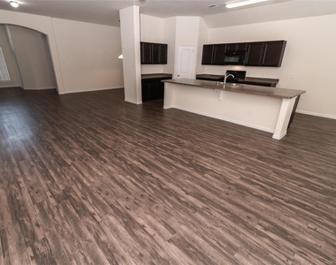 29607 Clover Shore Drive - Photo Thumbnail 6
