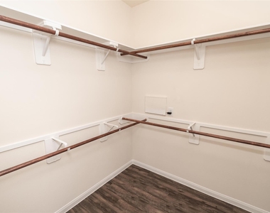 29607 Clover Shore Drive - Photo Thumbnail 9