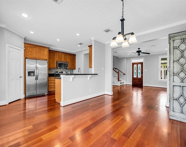 1029 W 15th 1/2 Street - Photo Thumbnail 5