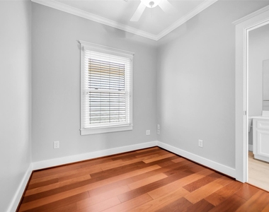 1029 W 15th 1/2 Street - Photo Thumbnail 16