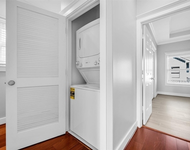 1029 W 15th 1/2 Street - Photo Thumbnail 22