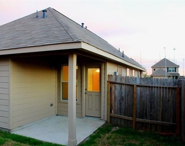 19146 Sandelford Drive - Photo Thumbnail 11