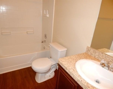 19146 Sandelford Drive - Photo Thumbnail 9