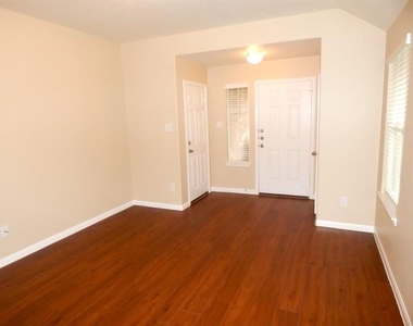 19146 Sandelford Drive - Photo Thumbnail 5
