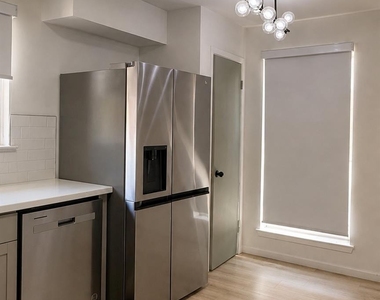 9511 Bollingbrook Drive - Photo Thumbnail 7