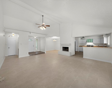 13815 Grosvenor Street - Photo Thumbnail 6