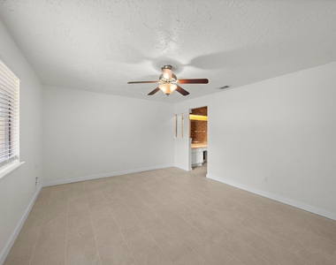 13815 Grosvenor Street - Photo Thumbnail 23