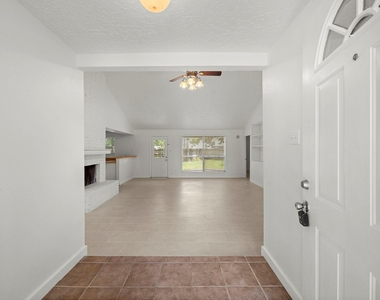 13815 Grosvenor Street - Photo Thumbnail 29