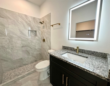 11555 Persimmon Street - Photo Thumbnail 9