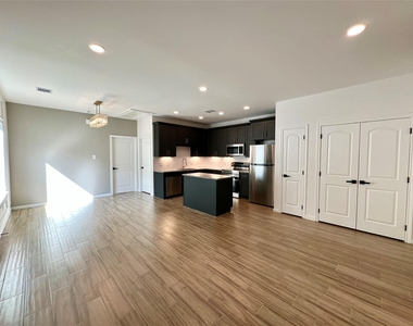 11555 Persimmon Street - Photo Thumbnail 3