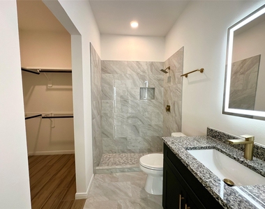 11555 Persimmon Street - Photo Thumbnail 13