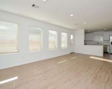 26811 Urraca Dr - Photo Thumbnail 7