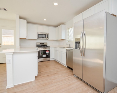 26811 Urraca Dr - Photo Thumbnail 2