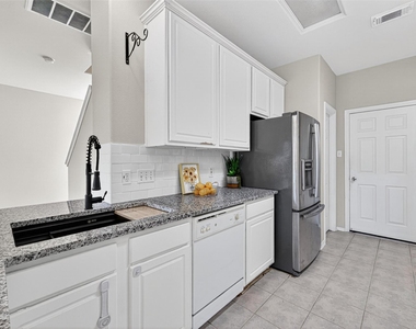 16855 Carrollton Creek Lane - Photo Thumbnail 7