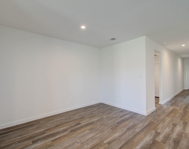 8922 Colicroot Drive - Photo Thumbnail 16