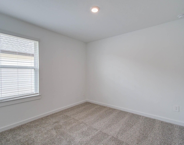 8922 Colicroot Drive - Photo Thumbnail 4