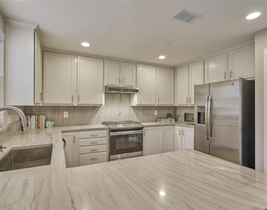 38 E Gaslight Place - Photo Thumbnail 3