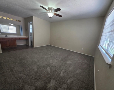 2777 Forest Point Drive - Photo Thumbnail 6