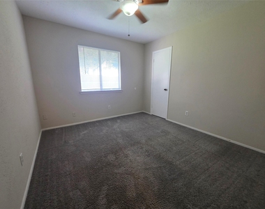 2777 Forest Point Drive - Photo Thumbnail 11