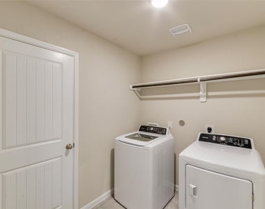 2213 Del Mar - Photo Thumbnail 9