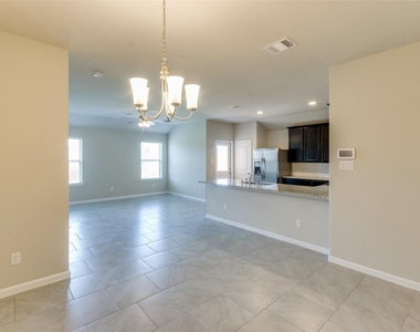 2213 Del Mar - Photo Thumbnail 11
