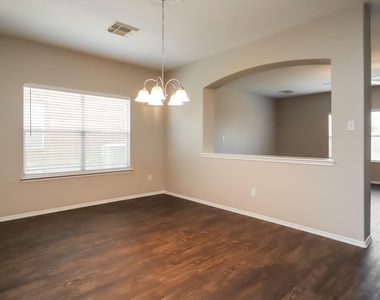 8610 Sunny Gallop Drive - Photo Thumbnail 6