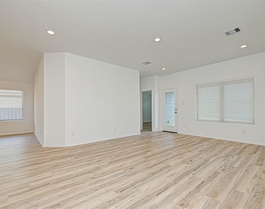 21343 Bering Reach Drive - Photo Thumbnail 11