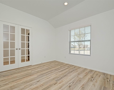 21343 Bering Reach Drive - Photo Thumbnail 4