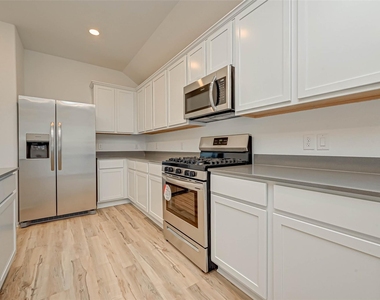 21343 Bering Reach Drive - Photo Thumbnail 8