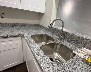 431 N Tinsley Street - Photo Thumbnail 5