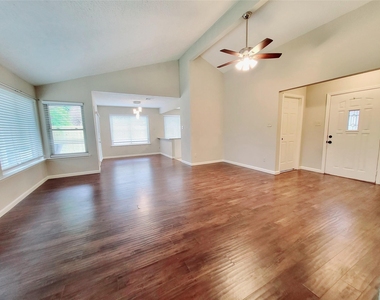 2711 S Brompton Drive - Photo Thumbnail 13