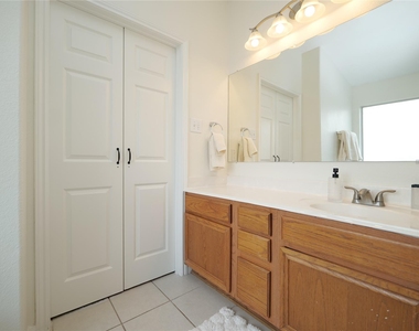 1203 Lavender Shade Court - Photo Thumbnail 39