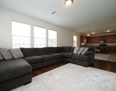 1203 Lavender Shade Court - Photo Thumbnail 8