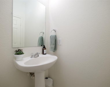 1203 Lavender Shade Court - Photo Thumbnail 6
