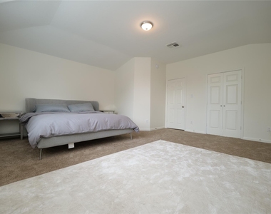 1203 Lavender Shade Court - Photo Thumbnail 33