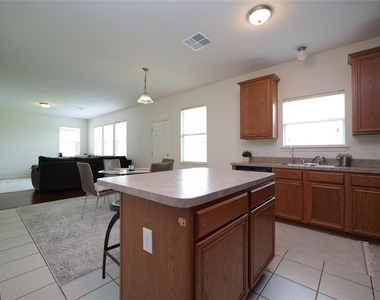 1203 Lavender Shade Court - Photo Thumbnail 17