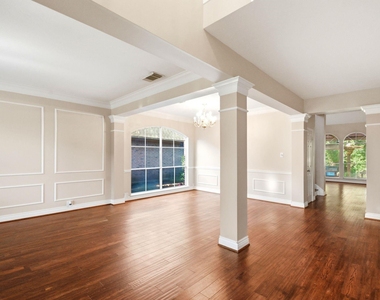 4307 Lakeshore Forest Drive - Photo Thumbnail 8