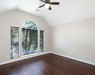 4307 Lakeshore Forest Drive - Photo Thumbnail 27