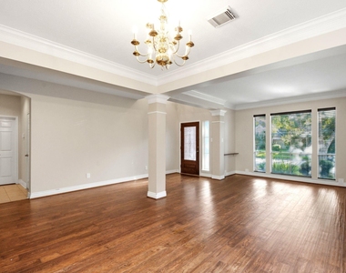 4307 Lakeshore Forest Drive - Photo Thumbnail 12