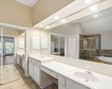 4307 Lakeshore Forest Drive - Photo Thumbnail 21