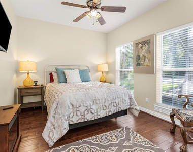 1502 Wimbledon Drive - Photo Thumbnail 6