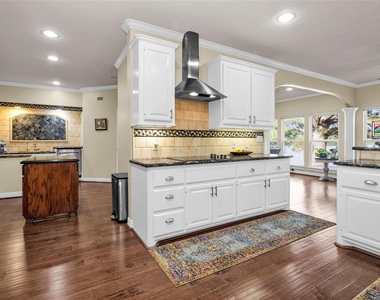 1502 Wimbledon Drive - Photo Thumbnail 13