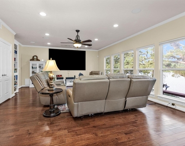 1502 Wimbledon Drive - Photo Thumbnail 23