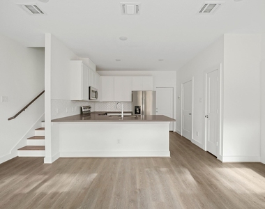 829 Paul Quinn Street - Photo Thumbnail 2